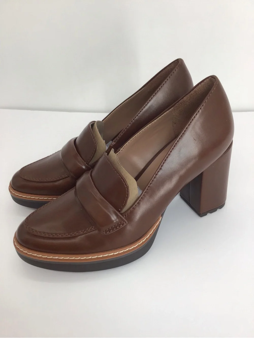 NWOT Naturalizer Dabney Slip-On Platform Penny Loafer Heel Career Brown Size 6.5